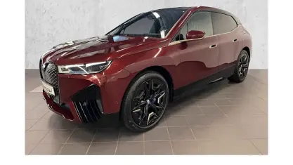 Gebraucht BMW iX M Sport 455 kW (619 PS) 2023 Rot SUV