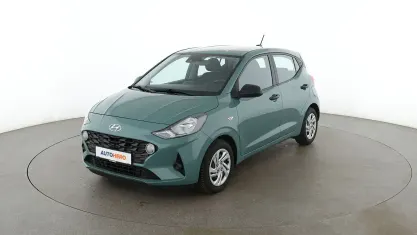 Gebraucht Hyundai i10 Pure 67 PS (49 kW) 2022 Grün Kleinwagen