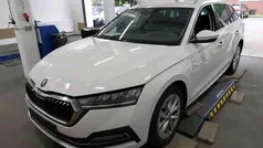 Weiß Gebraucht 2023 Skoda Octavia Style Kombi | 23.900 € (Fairer Preis)