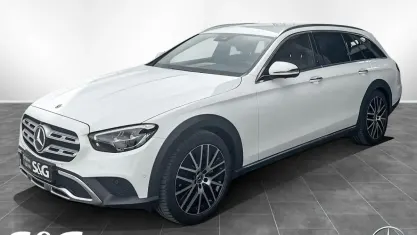 Gebraucht Mercedes E220 All-Terrain 200 PS (147 kW) 2022 Polarweiß uni Kombi