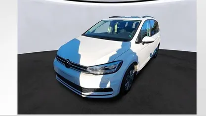 Pure white Gebraucht 2024 VW Touran Comfortline Van / Kleinbus | 31.780 € (Guter Preis)