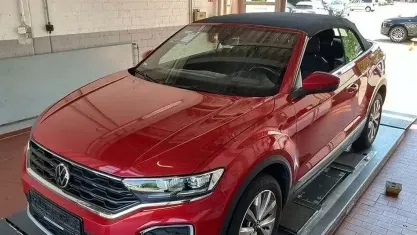 Gebraucht VW T-Roc Cabriolet Style 150 PS (110 kW) 2021 Rot Cabrio