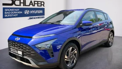 Gebraucht Hyundai Bayon Trend 101 PS (74 kW) 2023 Intense blue / mic SUV