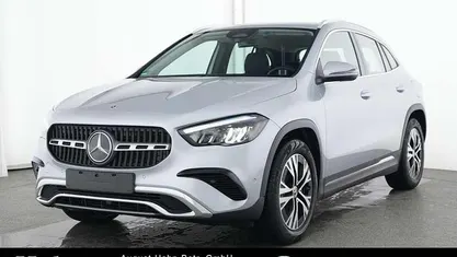 Lack hightechsilber Gebraucht 2024 Mercedes GLA200 Progressive SUV | 37.450 € (Fairer Preis)