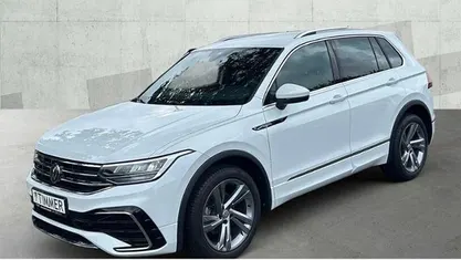 Pure white Gebraucht 2024 VW Tiguan R-line SUV | 37.300 € (Fairer Preis)