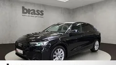Mythosschwarz metallic Gebraucht 2025 Audi Q8 Ambiente SUV | 65.600 € (Fairer Preis)