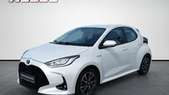 Platinum white pearl Gebraucht 2021 Toyota Yaris Hybrid Club Kleinwagen | 18.850 € (Fairer Preis)