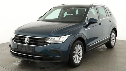 Gebraucht VW Tiguan Life 150 PS (110 kW) 2022 Nightshade blue metallic SUV