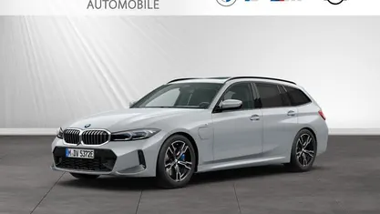 Gebraucht BMW 330e M Sport 292 PS (214 kW) 2025