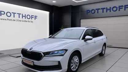 Gebraucht Skoda Superb Essence 150 PS (110 kW) 2025 Kombi