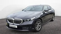 Saphirschwarz Gebraucht 2024 BMW 520 Sport Line Limousine | 42.950 € (Superpreis)