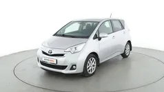 Grau Gebraucht 2014 Toyota Verso-S Club Van / Kleinbus | 9.250 € (Fairer Preis)