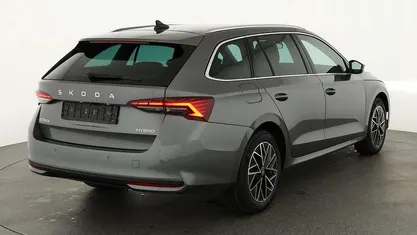 Gebraucht 2025 Skoda Octavia Selection Kombi | 31.184 € (Guter Preis)