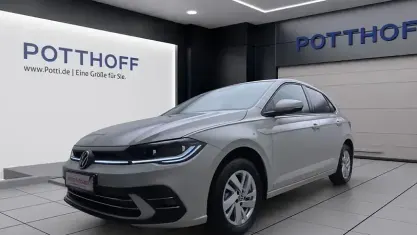 Gebraucht VW Polo Style 95 PS (69 kW) 2022 Ascotgrau Kleinwagen