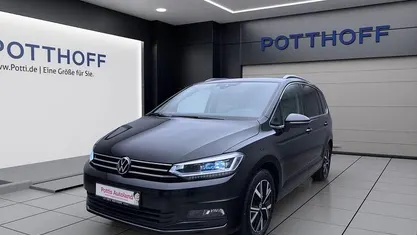 Gebraucht VW Touran Highline 150 PS (110 kW) 2022 Schwarz Van / Kleinbus