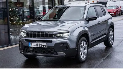 Gebraucht Jeep Avenger Longitude 101 PS (74 kW) 2024 Grau SUV