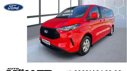 Rot Gebraucht 2024 Ford Tourneo Trend Kombi | 45.995 € (Fairer Preis)