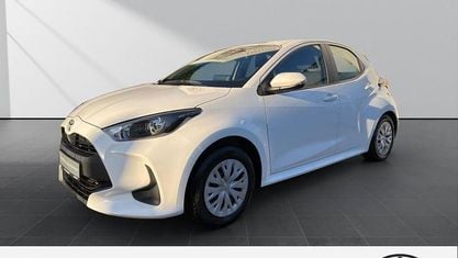 Gebraucht Toyota Yaris Hybrid Business Edition 116 PS (85 kW) 2024 Super (pure) white ii Kleinwagen