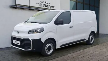 Gebraucht Toyota Proace 144 PS (105 kW) 2024 Weiß Van / Kleinbus