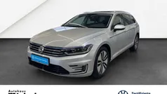 Grau Gebraucht 2015 VW Passat GTE Kombi | 17.230 € (Fairer Preis)