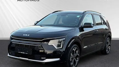 Neu Kia Niro Spirit 141 PS (103 kW) 2025 Schwarz SUV