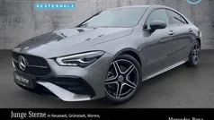 Grau Gebraucht 2024 Mercedes CLA200 AMG Coupé | 38.470 € (Fairer Preis)