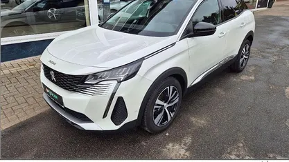 Gebraucht Peugeot 3008 Allure 131 PS (96 kW) 2022 Weiß SUV