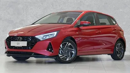 Gebraucht Hyundai i20 Trend 101 PS (74 kW) 2023 Dragon red Kleinwagen