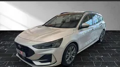 Polarsilber (silber) Gebraucht 2023 Ford Focus ST-Line Kombi | 26.400 € (Fairer Preis)
