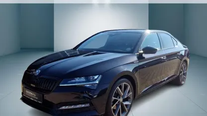 Gebraucht Skoda Superb SportLine 150 PS (110 kW) 2022 Schwarzmagic perleffekt Limousine
