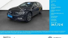 Grau Gebraucht 2023 VW Passat Business Kombi | 26.430 € (Fairer Preis)