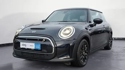 Schwarz Gebraucht 2023 Mini Cooper SE Classic Kleinwagen | 18.860 € (Fairer Preis)
