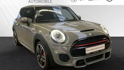 Moonwalk grey metallic Gebraucht 2018 Mini John Cooper Works Kleinwagen | 22.390 € (Fairer Preis)