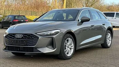 Gebraucht 2025 Audi A5 Basis Kombi | 52.680 € (Fairer Preis)