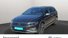 Grau Gebraucht 2023 VW Passat Alltrack Kombi | 36.422 € (Fairer Preis)