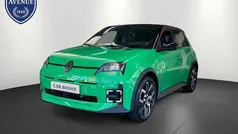 Schwarz (pop green!, black pearlschwarz metallic) Gebraucht 2024 Renault R5 Komfort Kleinwagen | 31.790 € (Fairer Preis)