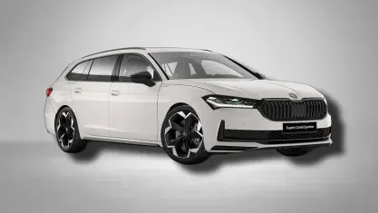 Gebraucht Skoda Superb SportLine 193 PS (141 kW) 2026 Kristall weiß uni Kombi
