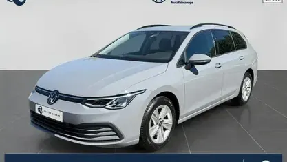 Gebraucht VW Golf VIII Life 110 PS (80 kW) 2023 Mondsteingrau Kombi