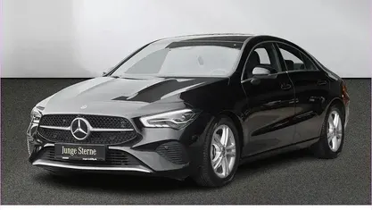Gebraucht Mercedes CLA180 136 PS (100 kW) 2024 Unilack nachtschwarz Limousine