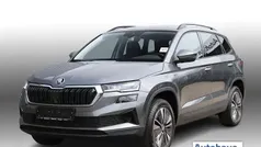Grau Gebraucht 2024 Skoda Karoq Drive SUV | 28.470 € (Guter Preis)
