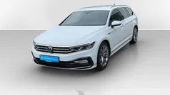 Weiß Gebraucht 2023 VW Passat Elegance Kombi | 31.990 € (Fairer Preis)