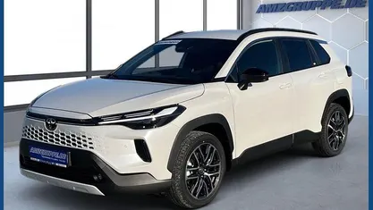 Platinumweiß Neu 2025 Toyota Corolla Cross SUV | 35.880 € (Guter Preis)