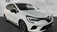 Weiß Gebraucht 2023 Renault Clio V Equilibre Limousine | 13.400 € (Guter Preis)