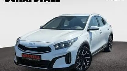 Weiss ((hw2) deluxeweiss met.) Gebraucht 2024 Kia XCeed Comfort SUV | 24.979 € (Guter Preis)