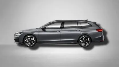 Gebraucht Skoda Superb SportLine 193 PS (141 kW) 2026 Graphitegrau metallic Kombi