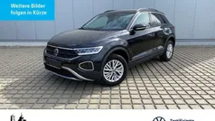 Schwarz (deep black perleffekt) Gebraucht 2024 VW T-Roc Life SUV | 24.340 € (Fairer Preis)