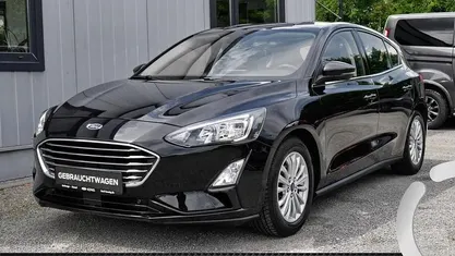 Schwarz Gebraucht 2020 Ford Focus Titanium Limousine | 16.390 € (Fairer Preis)