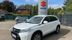 Pearl cool white metallic Gebraucht 2025 Suzuki Vitara Comfort SUV | 26.660 € (Fairer Preis)