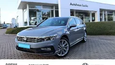 Mondsteingrau Gebraucht 2023 VW Passat R-line Kombi | 36.470 € (Fairer Preis)