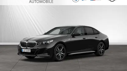 Gebraucht BMW 550e M Sport 489 PS (359 kW) 2024 Black sapphire metallic Limousine